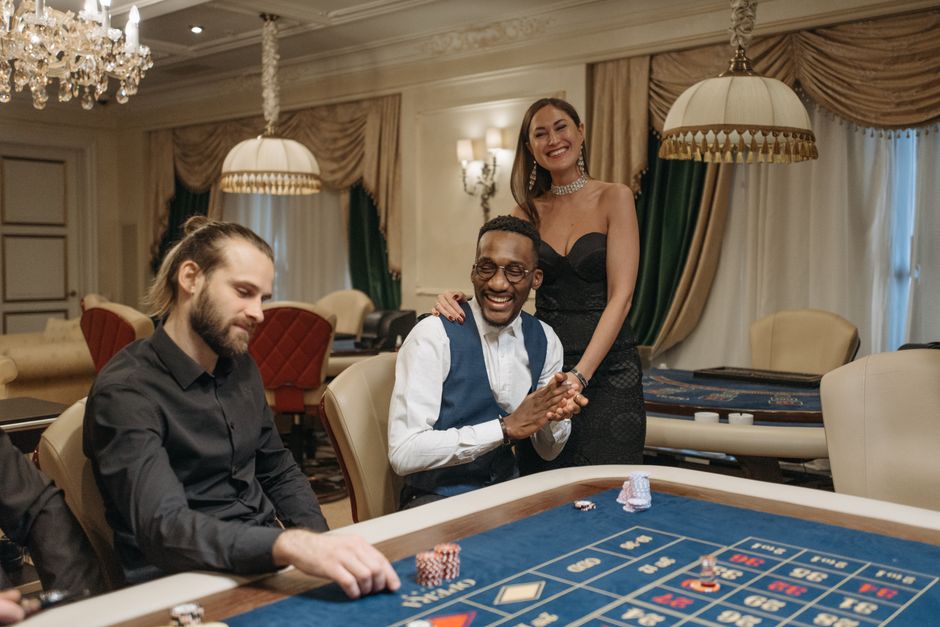 Inside the iGaming World: Slots, Poker and Betting Explained