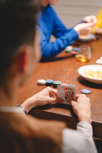 The Math and Mind Games Behind Modern Online Casino Play